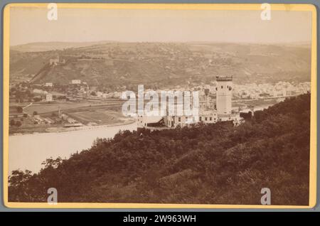 Blick auf den Spielautomat Stolzenfels in Koblenz, Sophus Williams, um 1891 Kabinettfoto Koblenz Verlag: Berliner Fotounterstützung. Pappe Albumendruck Fluss. Schloss Oberlahnstein. Stolzenfels Stockfoto