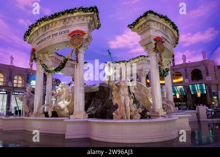 Ein allgemeiner Blick auf den Brunnen der Götter in den Forum Shops im Caesars Palace in Las Vegas Nevada, USA. Bild aufgenommen am 7. Dezember 2023. © Belinda Jia Stockfoto