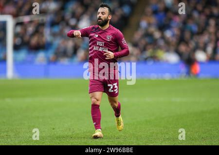 Sheffield, Großbritannien. Dezember 2023. Cardiff City Mittelfeldspieler Manolis Siopis (23) Gesten beim Sheffield Wednesday FC gegen Cardiff City FC SKY Bet EFL Championship Match im Hillsborough Stadium, Sheffield, England, Großbritannien am 23. Dezember 2023 Credit: Every Second Media/Alamy Live News Stockfoto