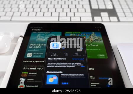 Stock- und Symbolbilder I 24.12.2023 Skype, Instant-Messaging-Dienst, Microsoft, Skype Technologies, Videochat, VideoCall, Bildtelefonie, Videokonferenzen, IP-Telefonie, Instant Messaging, Dateiübertragung und Screen-Sharing Hamburg Hamburg Deutschland *** Stock- und Symbolbilder I 24 12 2023 Skype, Instant Messaging Service, Microsoft, Skype Technologies, Videochat, Videoanrufe, Videotelefonie, Videokonferenzen, IP-Telefonie, Instant Messaging, Dateiübertragung und Bildschirmfreigabe Hamburg Hamburg Deutschland Copyright: xLobeca/FelixxSchlikisx Stockfoto