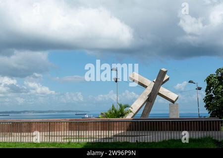 Salvador, Bahia, Brasilien - 07. März 2015: Cruz Caida Denkmal im historischen Zentrum der Stadt Salvador, Bahia. Stockfoto