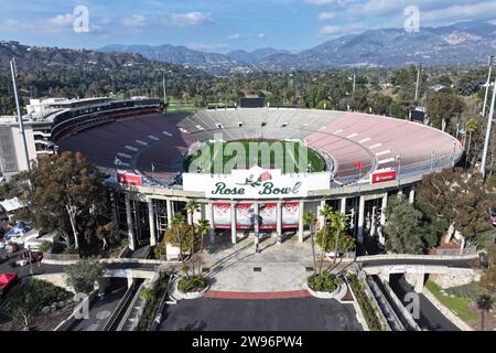 Eine allgemeine Gesamtansicht des Rose Bowl Stadions, Samstag, 24. Dezember 2023, in Pasadena, Kalif. Stockfoto