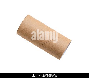 Der Kern der einfach liegenden Tissue-Papierrolle ist auf weißem Hintergrund mit dem Beschneidungspfad isoliert. Stockfoto