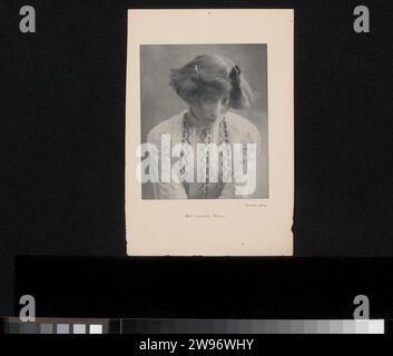 Porträt von Sidonie -Gabrielle Colette, Gerschel, 1893 - ca. 1910 Druck. Fotografieren historischer Personen aus Papier (Porträts und Szenen aus dem Leben) Stockfoto