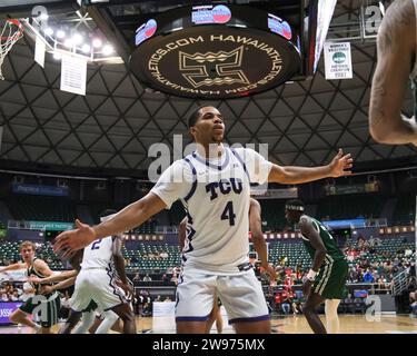 24. Dezember 2023: TCU-Garant Jameer Nelson Jr. (4) versucht, den eingehenden Pass während des Hawaiian Airlines Diamond Head Classic Basketballspiels zwischen den TCU Horned Frogs und Hawaii Rainbow Warriors in der Sofi Arena im Stan Sheriff Center in Honolulu zu blockieren. Glenn Yoza/CSM Stockfoto