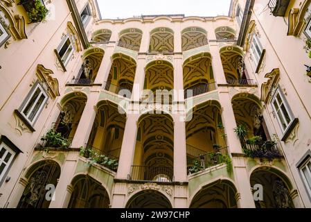 Die Palazzo Dello Spagnolo ist ein Rokoko oder spät-Barock-Stil Palast im Zentrum von Neapel Stockfoto