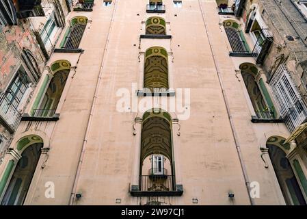 Die Palazzo Dello Spagnolo ist ein Rokoko oder spät-Barock-Stil Palast im Zentrum von Neapel Stockfoto