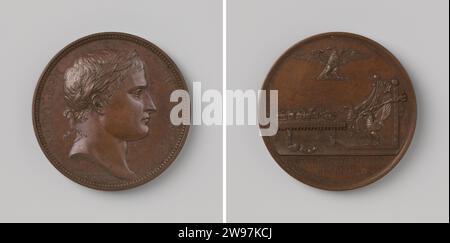 Napoleon I. Bonaparte ernennt Familienmitglieder und Vertraute zu Fürsten in den Gebieten unter französischer Kontrolle, Jean-Pierre Droz, 1806 Geschichtsmedaille Bronze. Vorne: Brustschmuck Mann mit Lorbeerkranz im Wechsel. Unten: Tisch, auf dem Zepter und Kronen liegen, vor dem Kaiserthron stehend; zusätzlich Adler mit Ruderbündel in den Klauen; zwei Kronen und Hunde auf dem Boden; Schnitt: Inschrift Paris Bronze (Metall) markant (Metallverarbeitung) Niederlande. Neapel. Berg. Cleves. Guastalla. Neuchâtel. Italien. Benevento. Pontecorvo Stockfoto