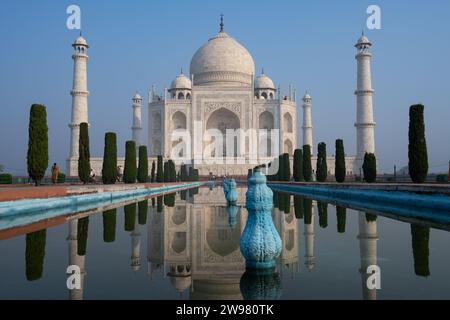 Dieses Stockfoto zeigt eine Nahaufnahme des majestätischen Taj Mahal in Indien Stockfoto