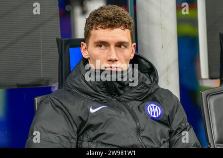 Mailand, Italien. Dezember 2023. Benjamin Pavard von Inter beginnt auf der Bank für das Spiel der Serie A zwischen Inter und Lecce bei Giuseppe Meazza in Mailand. (Foto: Gonzales Photo - Tommaso Fimiano). Stockfoto