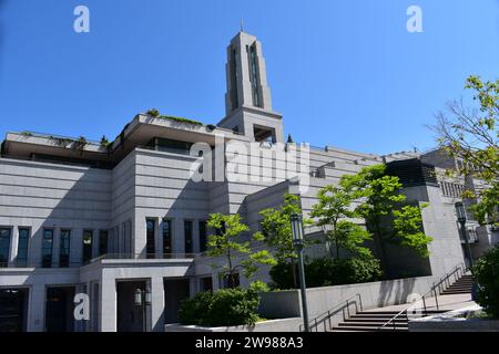 Außenfassade des Mormon Conference Center an einem sonnigen Tag Stockfoto