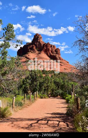 Bell Rock Trail führt zum Bell Rock Mountain in Sedona, Arizona Stockfoto