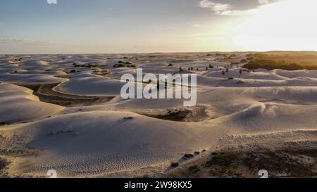 Die herrlichen Dünen von Dunas do Rosato an der Nordküste Brasiliens zwischen Punta do Mel und Porto do Mangue. Magischer Ort Stockfoto