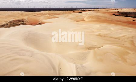 Die herrlichen Dünen von Dunas do Rosato an der Nordküste Brasiliens zwischen Punta do Mel und Porto do Mangue. Magischer Ort Stockfoto