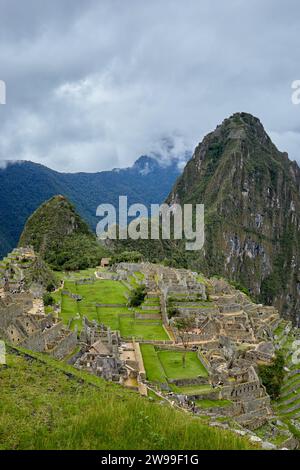 Ein malerischer Blick auf die archäologische Stätte Machu Picchu in Peru Stockfoto