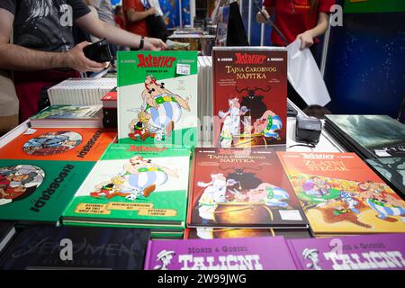 Bild der Bücher Comic-Streifen von Asterix und Obelix zum Verkauf in Belgrad, Serbien. Asterix oder die Abenteuer von Asterix ist ein Bande-dessinée-Comic Stockfoto