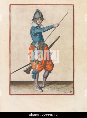 Soldat mit einem Ruder, der seine rechte Hand bis zum Ende seines Käses gleitet, Jacques de Gheyn (II) (Werkstatt oder), nach Jacques de Gheyn (II), ca. 1597 - 1607 drucken Einen Soldaten, rechts, der ein Ruder (eine bestimmte Art von Schusswaffe) mit der linken Hand am linken Oberschenkel hält und seine rechte Hand an das Ende seines Käses bringt, den er an seiner rechten Seite gestützt hat. Dieser Druck ist Teil der Serie von 42 handnummerierten Drucken von Roerschutters in der Arms Handling. Das Haager Papier graviert den Umgang mit Waffen  militärische Ausbildung. Schusswaffen: Gewehr Stockfoto