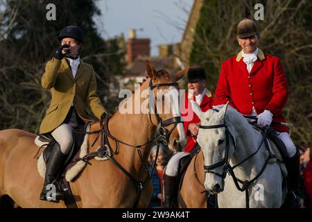 Während der jährlichen North Cotswold Boxing Day Jagd am Broadway, Worcestershire. Bilddatum: Dienstag, 26. Dezember 2023. Stockfoto