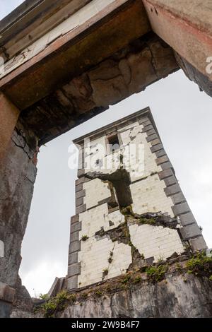 Farol da Riberinha, Ruinen des Leuchtturms von Riberinha, beschädigt durch ein Erdbeben, Faial Island, Azoren Stockfoto