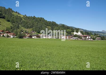 Dorf Brixen im Thale, Tirol, Österreich Stockfoto