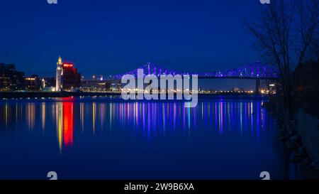 Die Jacques Cartier Bridge, das wirtschaftliche Tor zur Stadt Montreal Stockfoto