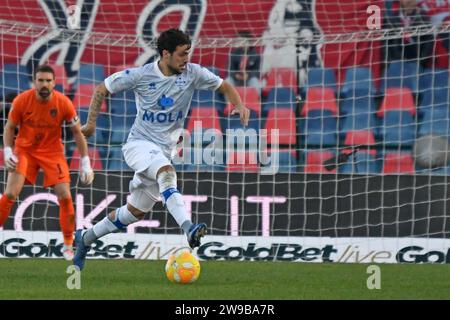 Cosenza, Italien. Dezember 2023. Comos Simone Verdi während des Fußballspiels der Serie B Cosenza Calcio vs Como 1907 im San Vito-Gigi Marulla Stadion in Cosenza, Italien am 26. Dezember 2023 Credit: Independent Photo Agency/Alamy Live News Stockfoto