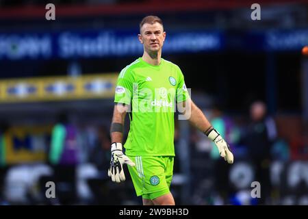 Dens Park, Dundee, Großbritannien. Dezember 2023. Scottish Premiership Football, Dundee gegen Celtic; Joe Hart von Celtic Credit: Action Plus Sports/Alamy Live News Stockfoto