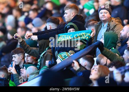 Dens Park, Dundee, Großbritannien. Dezember 2023. Scottish Premiership Football, Dundee gegen Celtic; Celtic Fans Credit: Action Plus Sports/Alamy Live News Stockfoto