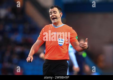 Dens Park, Dundee, Großbritannien. Dezember 2023. Scottish Premiership Football, Dundee gegen Celtic; Schiedsrichter Don Robertson Credit: Action Plus Sports/Alamy Live News Stockfoto