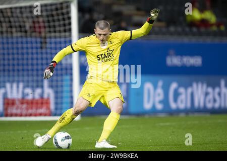 Leuven, Belgien. Dezember 2023. OHL-Torhüter Tobe Leysen wurde am Dienstag, den 26. Dezember 2023, in Leuven, am 20/30. Tag der ersten Liga der Jupiler Pro League 2023-2024, während eines Fußballspiels zwischen Oud-Heverlee Leuven und KAS Eupen in Aktion dargestellt. BELGA FOTO KRISTOF VAN ACCOM Credit: Belga News Agency/Alamy Live News Stockfoto