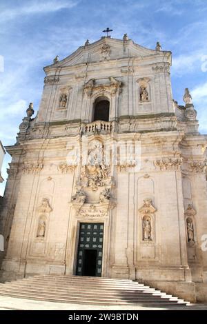 Martina Franca, Italien. Außenansicht der Kirche St. aus dem 18. Jahrhundert Martin von Tours. Stockfoto