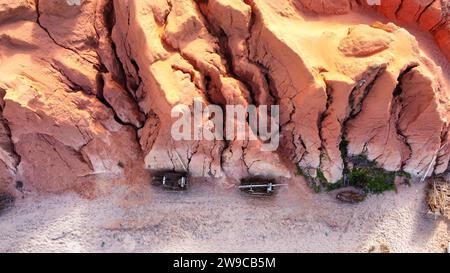 Die Tonklippe von Canoa Quebrada. Unglaublicher brasilianischer Strand Stockfoto