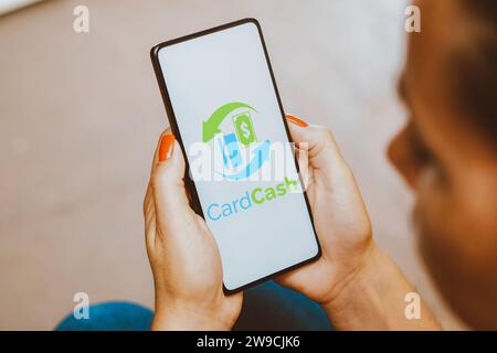 Brasilien. Dezember 2023. In dieser Abbildung wird das CardCash-Logo auf einem Smartphone-Bildschirm angezeigt. (Foto von Rafael Henrique/SOPA Images/SIPA USA) *** ausschließlich für redaktionelle Nachrichten *** Credit: SIPA USA/Alamy Live News Stockfoto