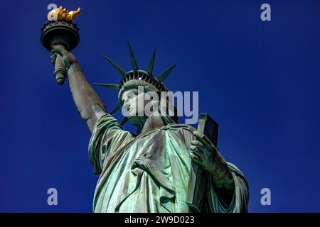 New York, USA; 1. Juni 2023: Wunderschönes Foto der Freiheitsstatue, Symbol für Freiheit und Demokratie von Manhattan, dem Big Apple und der Welt. Stockfoto