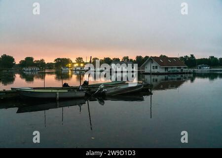 Die Hausboote am Horseshoe Pond im Presque Isle State Park, Erie, PA Stockfoto