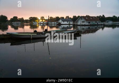 Die Hausboote am Horseshoe Pond im Presque Isle State Park, Erie, PA Stockfoto