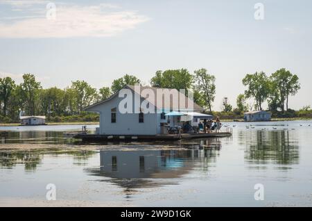 Die Hausboote am Horseshoe Pond im Presque Isle State Park, Erie, PA Stockfoto