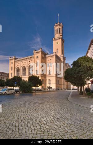 Rathaus und Kopfsteinpflaster am Rathausplatz in Zittau, Sachsen Stockfoto