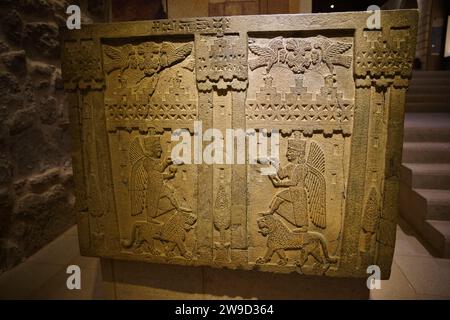 Altes Artefakt im Museum der anatolischen Zivilisationen, Ankara Stadt, Turkiye Stockfoto