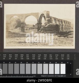 Blick auf die Ruinen der Mission San Juan Capistrano, Anonym, 1928 Foto San Juan Capistrano fotografische Unterstützung Gelatine Silberdruck Bürgerarchitektur; Gebäude; Wohnungen. Arch, Archivolt  Architektur San Juan Capistrano Stockfoto