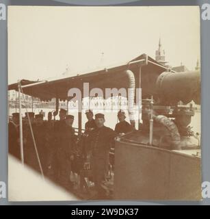 Schiff auf der seine, mit dem Pavillon Ungarns auf der anderen Seite, Exposition Universelle, Paris, Frankreich, Anonym, 1900 Fotografie Schiff auf der seine, mit dem Pavillon Ungarns auf der anderen Seite, Exposition Universelle, Paris, Frankreich. Frankreich Papier Weltmesse, Weltmesse Frankreich. Paris. Seine Stockfoto