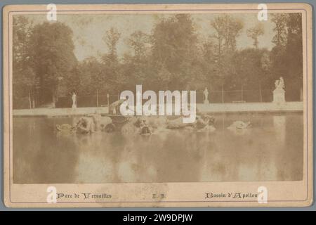 Apollonbrunnen im Park von Versailles, EB, 1870 - 1890 Kabinettfoto Garten von Versaillesparis Papier. Pappe Albumendruck Garten Brunnen Apollo Becken Stockfoto