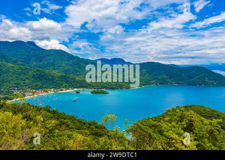 Die Große Tropische Insel Ilha Grande Abraao Beach Panorama Drone Von Oben Angra Dos Reis Rio De Janeiro Brasilien. Stockfoto