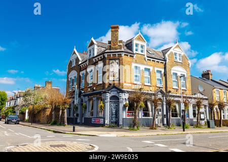 Außenansicht des Forest Gate Hotel Pub, Newham, London, England Stockfoto