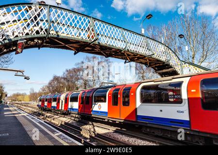 Central Line London U-Bahn-Station Theydon Bois, Essex, England Stockfoto