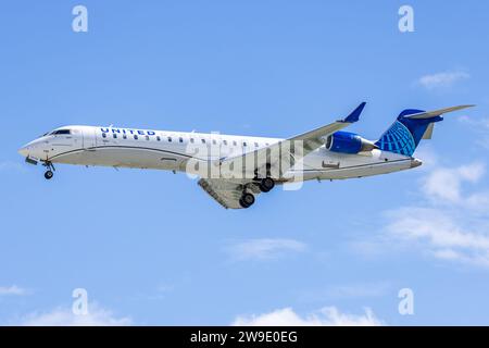 N792SK United Express Bombardier CRJ-701ER landet bei Palm Springs (PSP/KPSP) Stockfoto