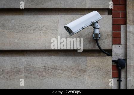 CCTV-Kamera an der Wand in der Straße, SW1 City of Westminster, London, England, Großbritannien Stockfoto