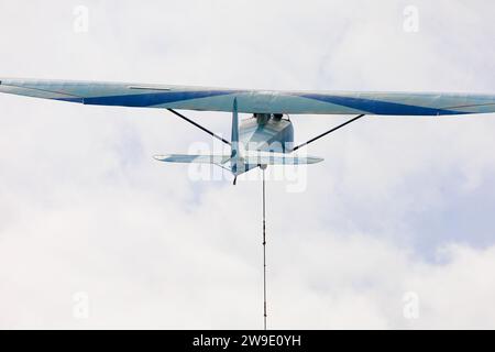 Winde startet Slingsby T21b Vintage Segelflugzeug mit zwei Sitzen, Bluebell vom Cambridge Gliding Club, Gransden Lodge, Cambridgeshire, Engl Stockfoto