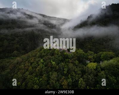 Kloster Caaverio im Naturpark Fragas do Eume Stockfoto