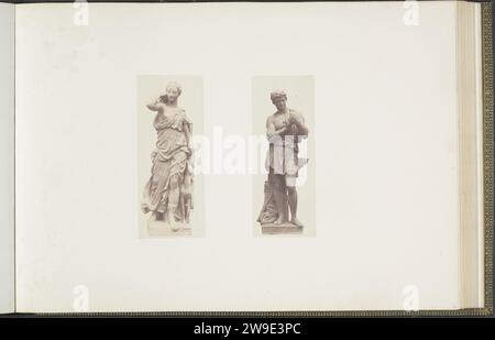 GIPS Models für Skulpturen im Palais du Louvre: Links 'Diane' von Jean Louis Adolphe Eude und rechts 'L'Athlète' von Gabriel Thomas, ca. 1855 - ca. 1857 Fotografie Teil der Réunion des Tuileries au Louvre 1852-1857, Album 3. Paris Papier. Fototräger mit gesalzenem Papier Dauerausstellung, Museum. Skulptur, Reproduktion einer Skulptur Palais du Louvre. Tuilerieënpaleis. Louvre Museum. Paris Stockfoto